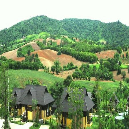 Bu-Ngasari Resort Wang Nam Khiao Exterior foto